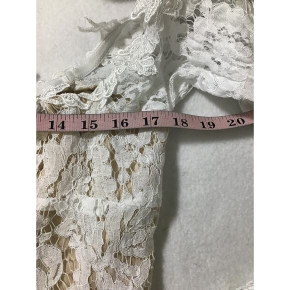 COPY - LULU'S XL White Romance Dreamer Lace Off-the-Shoulder Boho Wedding Dress… - Picture 6 of 9